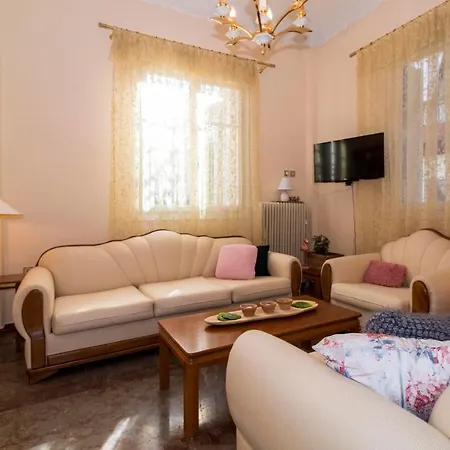 Laconian Collection Lina's Main Floor דירה *