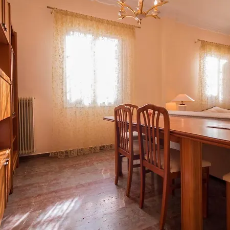 Laconian Collection Lina's Main Floor דירה ספארטי
